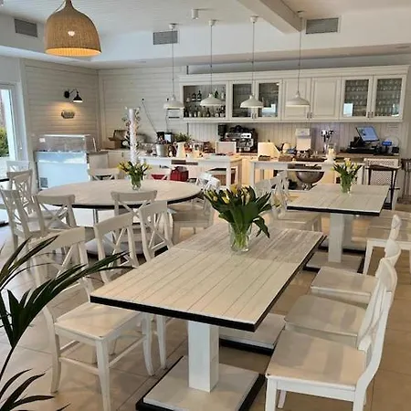 아파트 Comfortable For 4 People With A Balcony *
