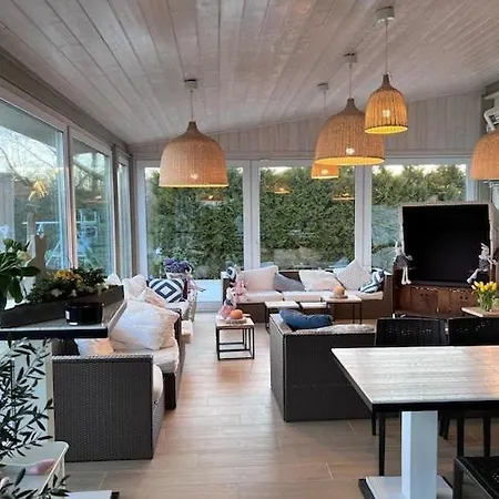 Comfortable For 4 People With A Balcony 아파트